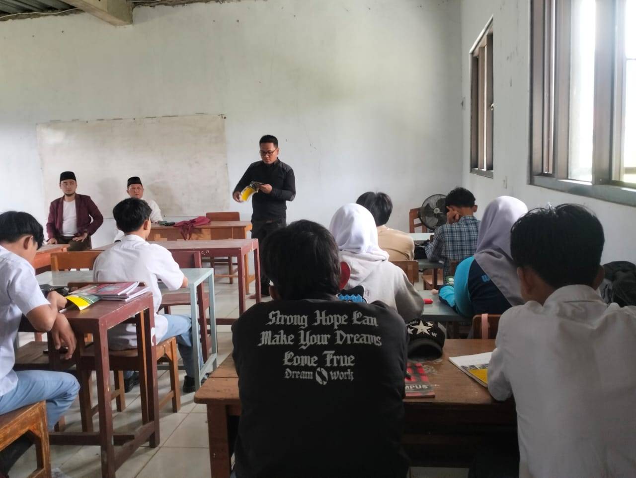 smk media widya bakti utama 